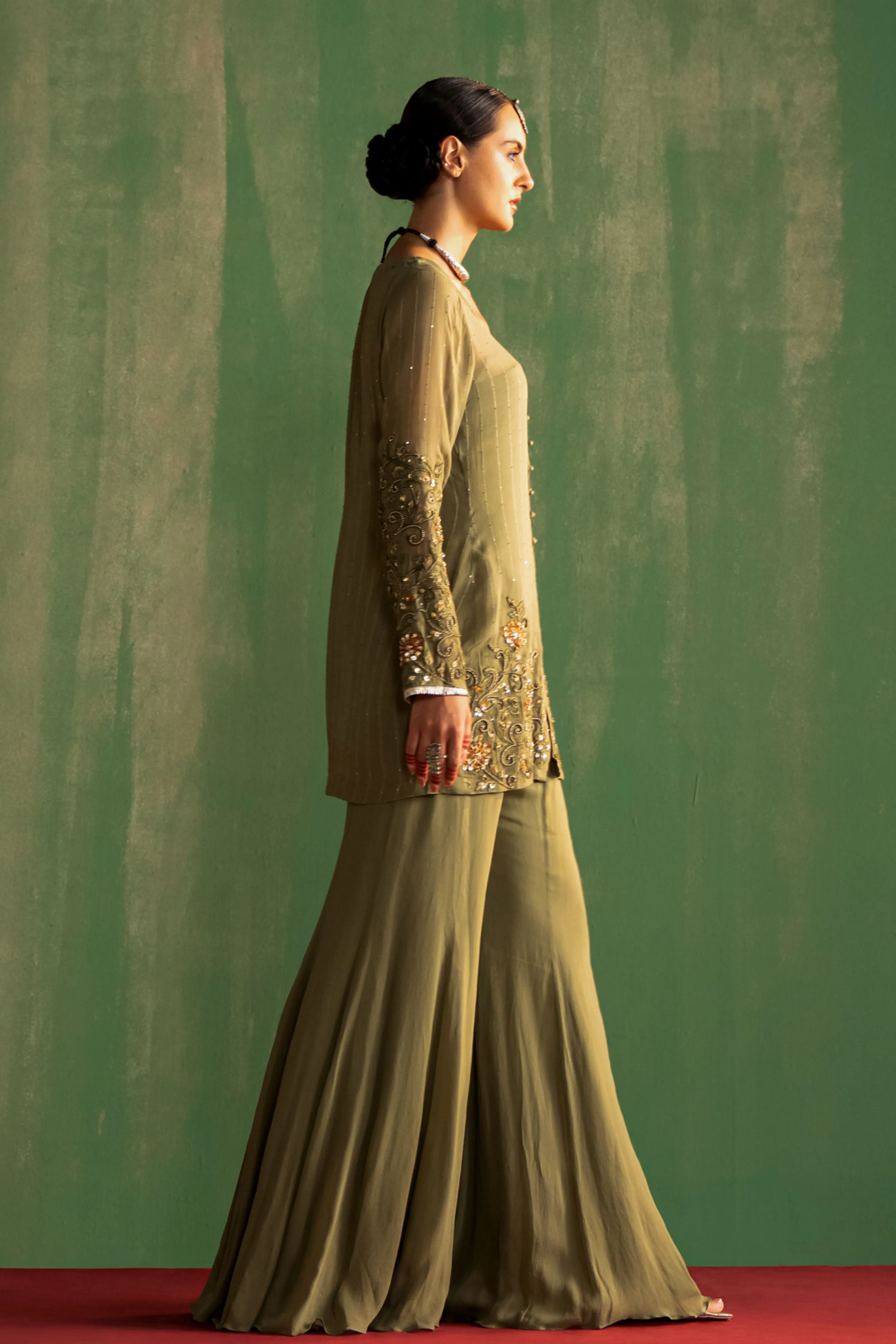 Aadhira Sharara Set