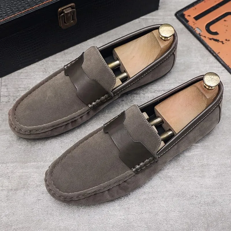 New Men's Loafers Round Toe Nubuck Leather Driving Shoes Flat Heel Comfortable Flexible Outdoor Slip-on